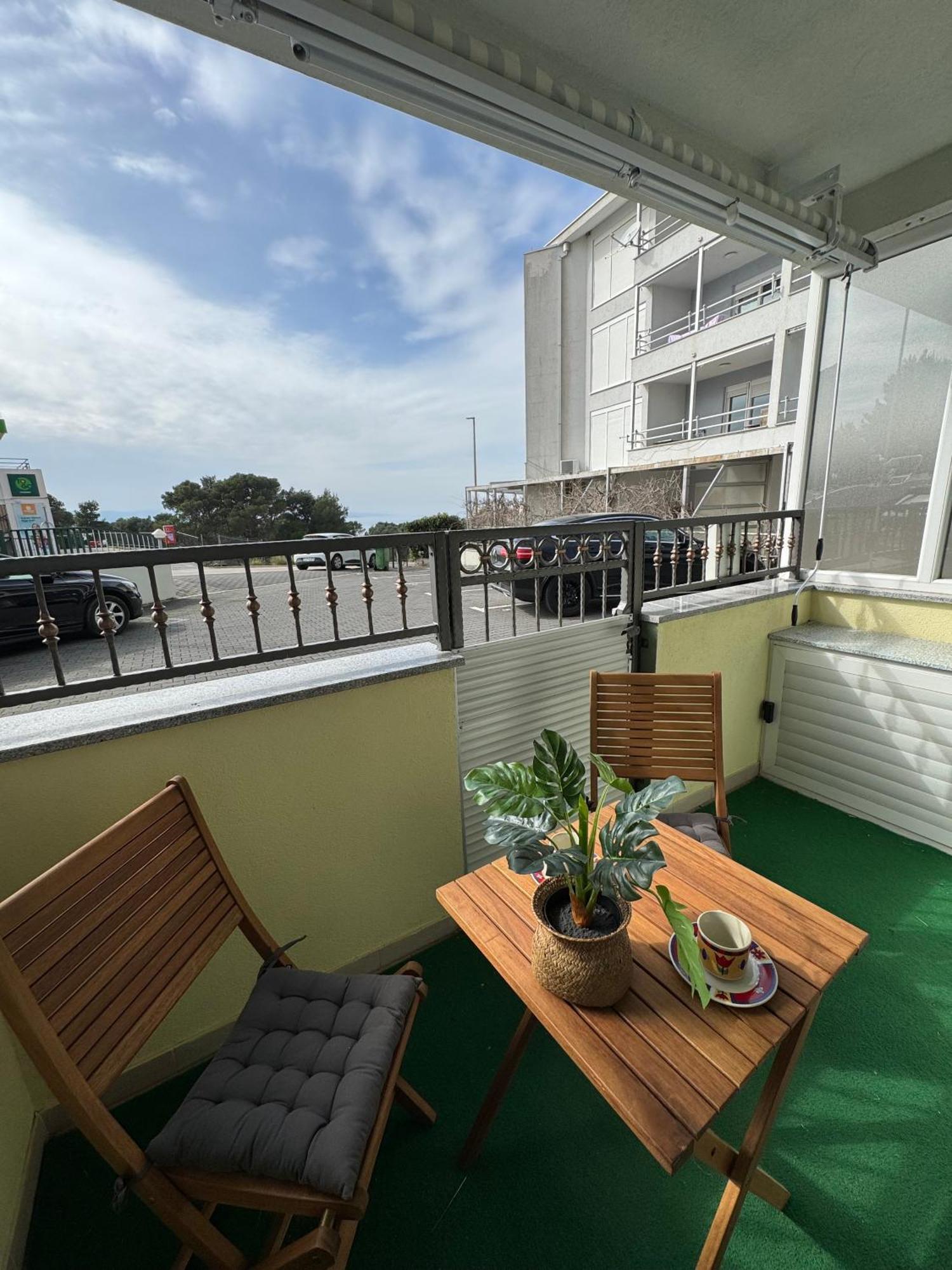Apartment Tri Sunca Baska Voda Exterior photo